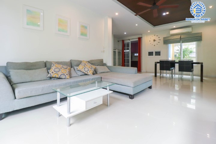 บ้านเดี่ยวมือสองย่านปทุมธานี ม.กฤษณา ติวานนท์-แจ้งวัฒนะ เนื้อที่กว้างขวางมากถึง 55 ตร.ว. ฟังก์ชัน 3 ห้องนอน 3 ห้องน้ำ 2 ที่จอดรถ บ้านสภาพสวย พร้อมอยู่ ทำเลดี เชื่อมสู่ใจกลางเมืองได้อย่างสะดวกสบาย ใกล้ทางด่วน "บางปะอิน-ปากเกร็ด"